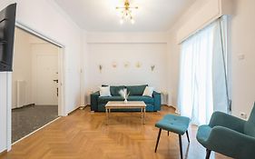 Golden Comfort With Courtyard By Greece Apartments